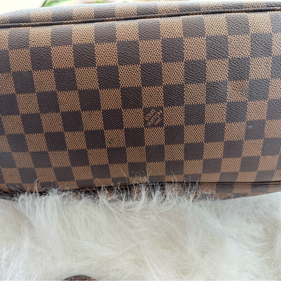 Louis Vuitton Neverfull MM - Picture 4 of 14